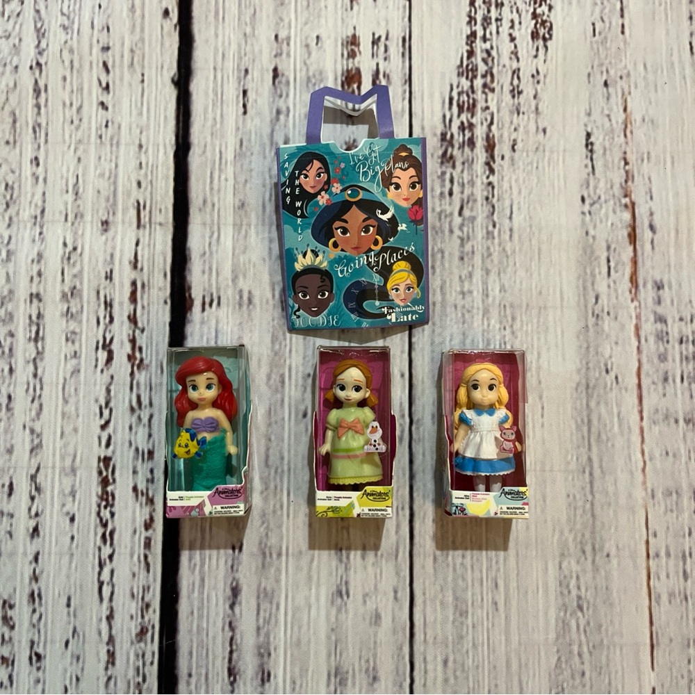 Zuru Disney Mini Brands “Animators” Dolls-Ariel, Anna and Alice
